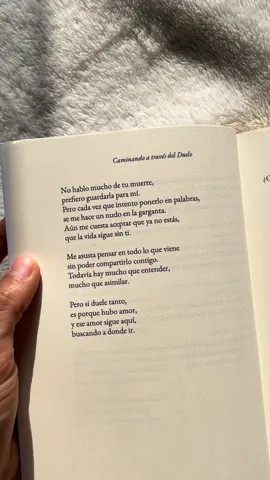 No hablo mucho… 🕊️🤍 #amazon #poesia #escritos #librosrecomendados #reflexiones 