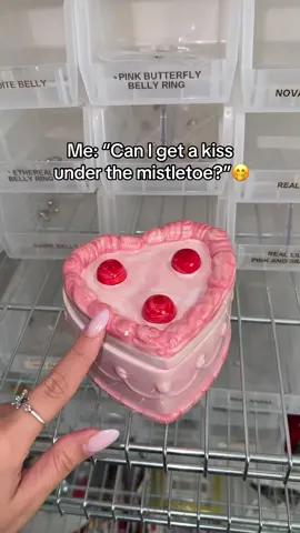 GET YOURS NOW BESTIES!🤭🎄 #bellypiercing #trending #piercings #bodyjewelry 