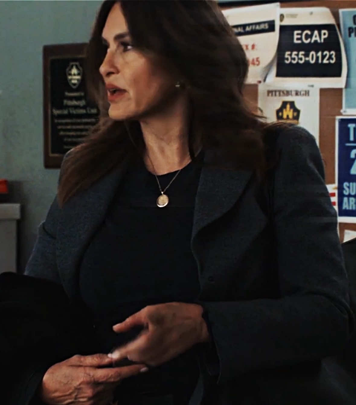 #OLIVIABENSON || I’m so stuck on senior citizen Olivia no one gets it🥀 Also two posts in a day who cheered🥹❤️‍🩹 Dt @: ̗̀➛hotbenson @Alicia @Pixie  Intro rm @soyypl™  #mariskahargitayedit #lawandordersvu #aftereffectsedit #bensonlvr 