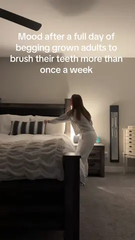 Like don’t you wanna take care of yourself? Don’t you feel the fuzzy layer on your teeth?  #dentalhygienist #dentistry #dentaltok #funny #rdh 