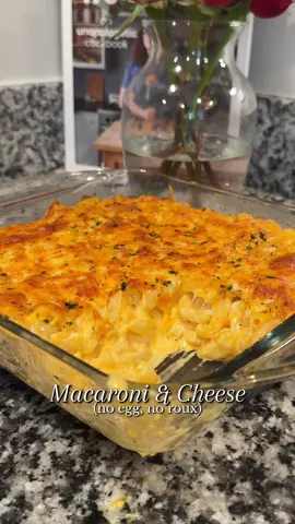 These videos go so fast with the voiceovers. 🥴😂 #macandcheese #macaroniandcheese #bakedmacandcheese #macandcheeserecipe #creatorsearchinsights @knorr  