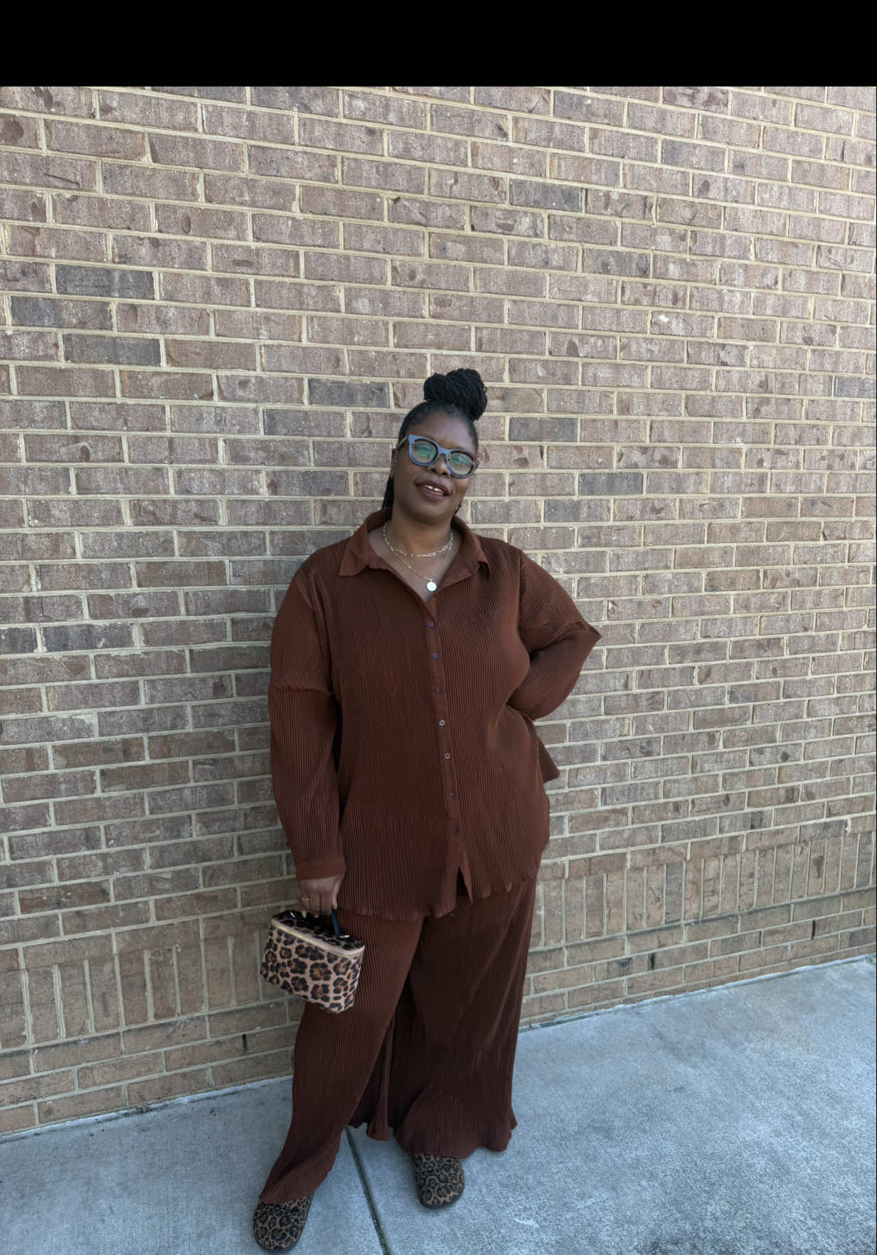 Mondays are complicated enough, so keeping it simple is a must. A two-piece set always makes my day easier — and this one from PrettyLittleThing is the BEST. I love it so much I bought it in four colors. 🤎✨ #OutfitDeets 🟤 Two Piece Set: @prettylittlethingUSA  🟤 Mules: @target  Women's Betsy Clog Mule Flats with Memory Foam Insole Universal Thread Light Brown Slip-On - Leopard Spot Pattern 🟤 Purse: @targetstyle Vanity Crossbody Bag - A New Day - Leopard #TwoPieceSet #MatchingSet #CoOrdSet #SetStyle     