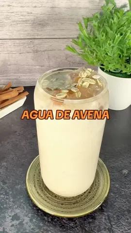 ✨ Prepara una fresca AGUA DE AVENA con la cremosidad de CARNATION®️ CLAVEL®️ POLVO. Agrega hielito y acompaña con tu platillo favorito. 🥤 ¡Te va a encantar! 💛 #RecetasNestlé #FoodTok #FY