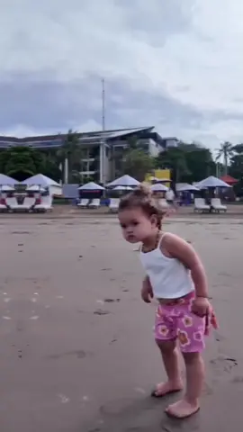 main di pantai ya baba🤗 #baba #briella #bayilucu 
