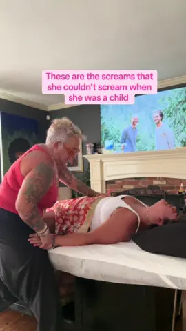 Our body holds everything and when we are young, and we are being hurt, we have no room to express the pain. She is releasing the pain that she had to endure when she was young. The body keeps the score  #thamusclewhisperer1 #foryoupage #transformation #HealingJourney #t#trauma
