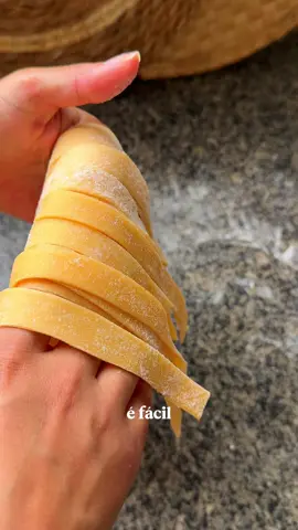 Massa Fresca em Casa . . . . ✅Já salva para não perder #massafresca #parpadelle #macarrão #massacaseira #macarraocaseiro