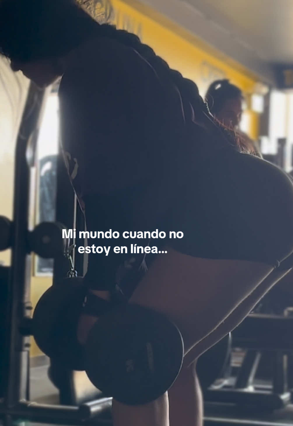Es que se siente tan bien… 😮‍💨 #gymgirl #gymmotivation #gymrat #gluteos #gymdiscipline 