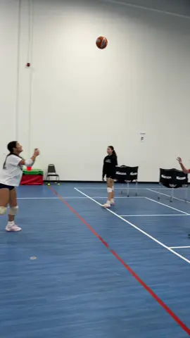 Hold that platform! 💪 #passing #volleyballgirls #bumping #vball #surrey 