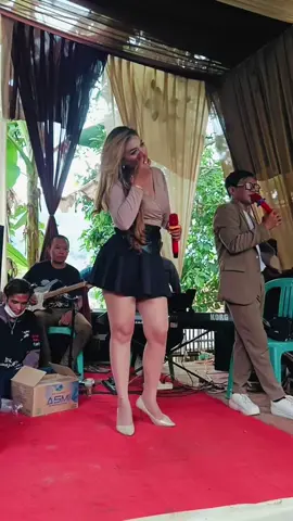 Leni beb live dangdut 