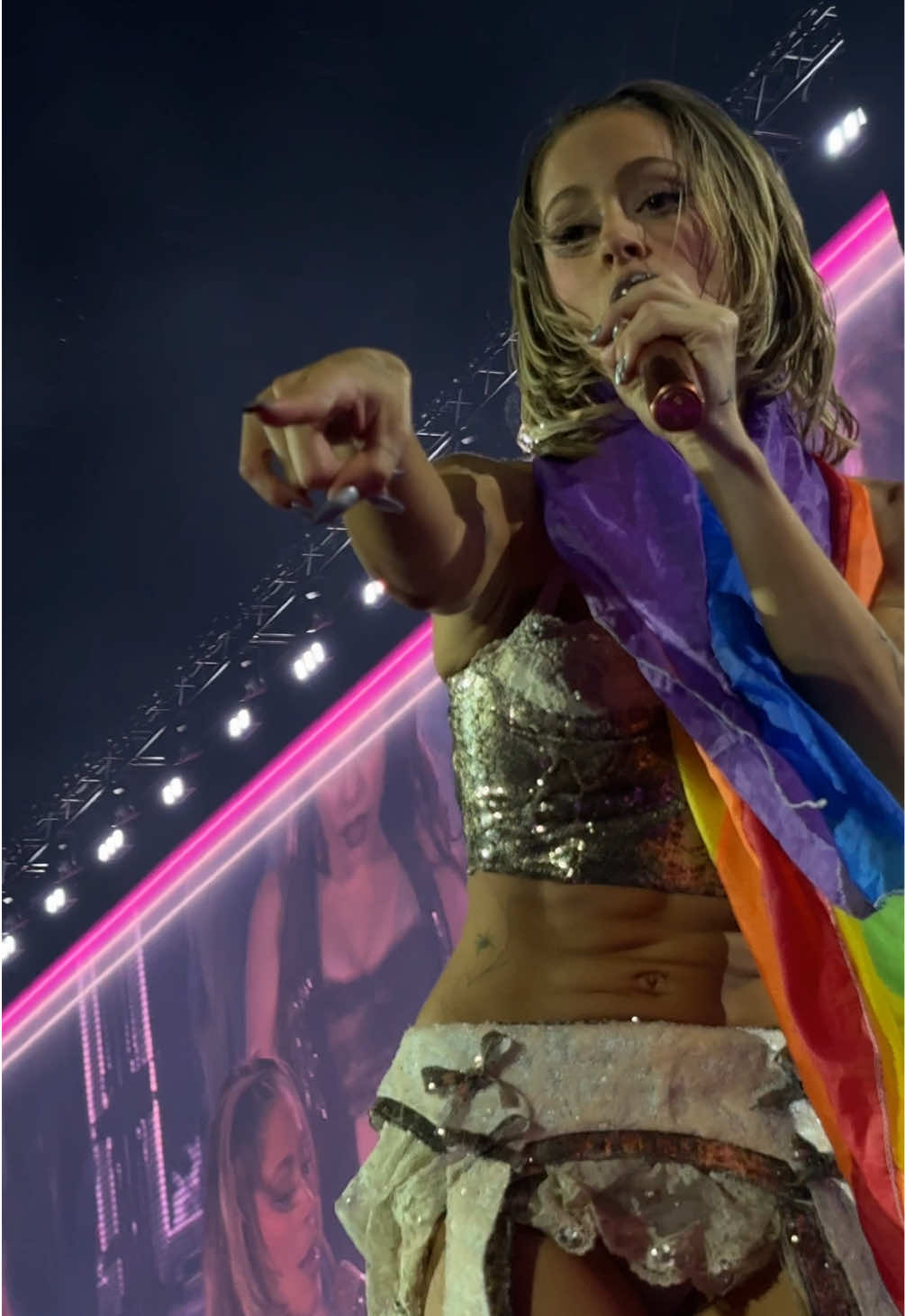 no puedo creer que este video lo grabe yo🥹 #tinistoessel #futttura #goldenring #tini @TINI 