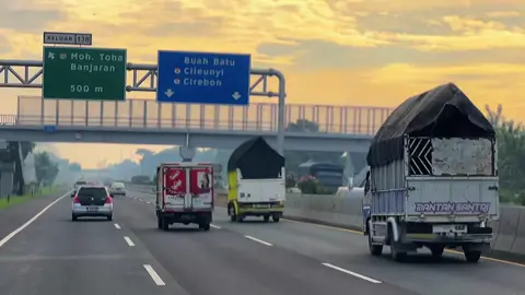 WIB ( Waktu Indonesia Bucin) 🤪