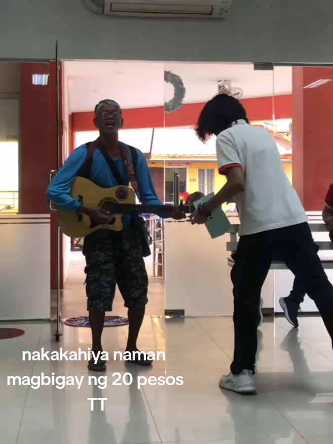 nakakahiya naman mag bigay ng 20 pesos😭😭😭💔💔 #nanditoako #fyppppppppppppppppppppppp 