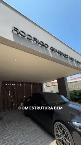 The new Gimenez Clinic was designed to welcome you with comfort, safety and total privacy at every stage of plastic surgery!! Exclusive pre and post op reception, drainage rooms with garden views, complete nursing station and state-of-the-art technology structure for real photo records. Did you like it? Schedule your visit and come see it up close. Link in bio! #ClinicaGimenez #Gimenez #drrodrigogimenez #cirurgiaplástica #liftingfacial 
