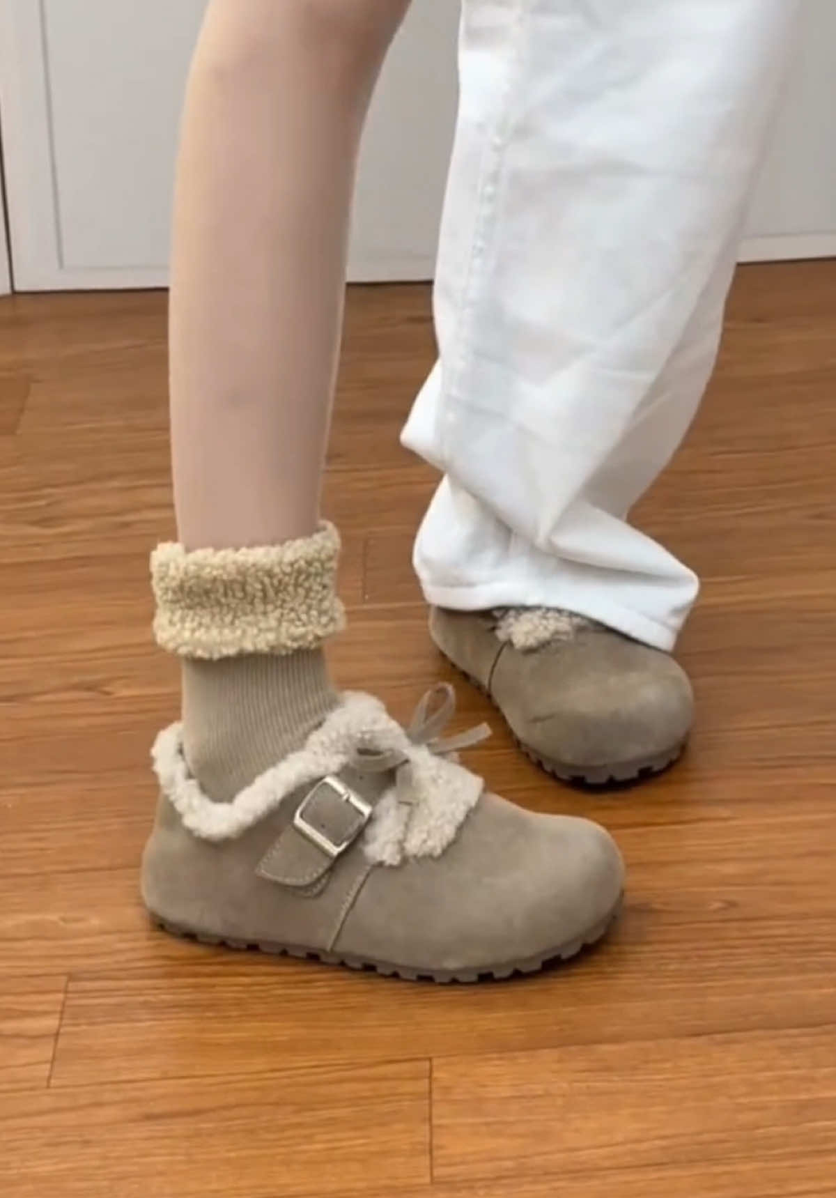 Giày lót lông xinh iu mà ấm chân lắm ạ 😍 #reviewgiay #reviewgiaydepgiare #giaysneaker #giaythethao #xh                