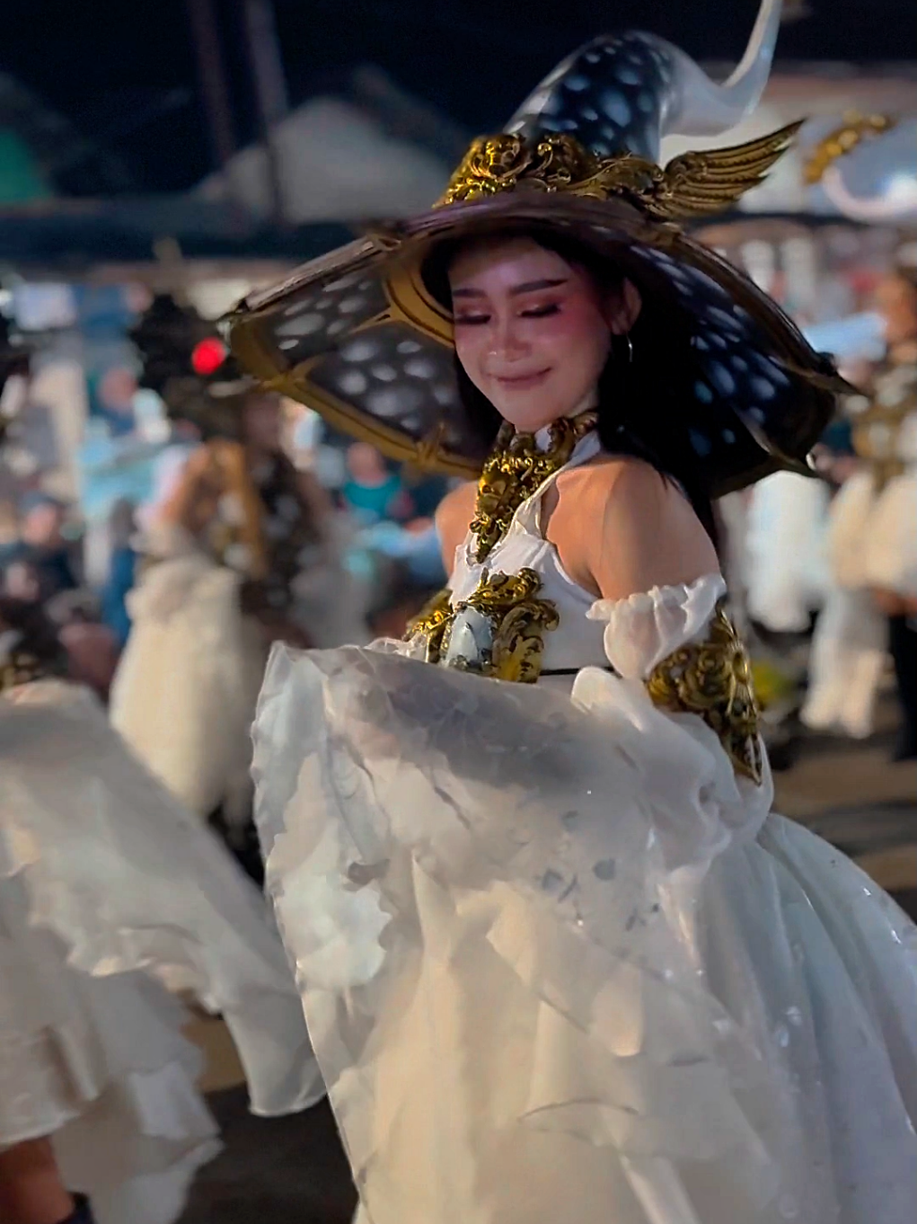 pesona mba2 capilan 😎#pesonagondanglegi2025 #karnavalbudaya #allinpesonagondanglegi2025 #fyp #dancercantik 