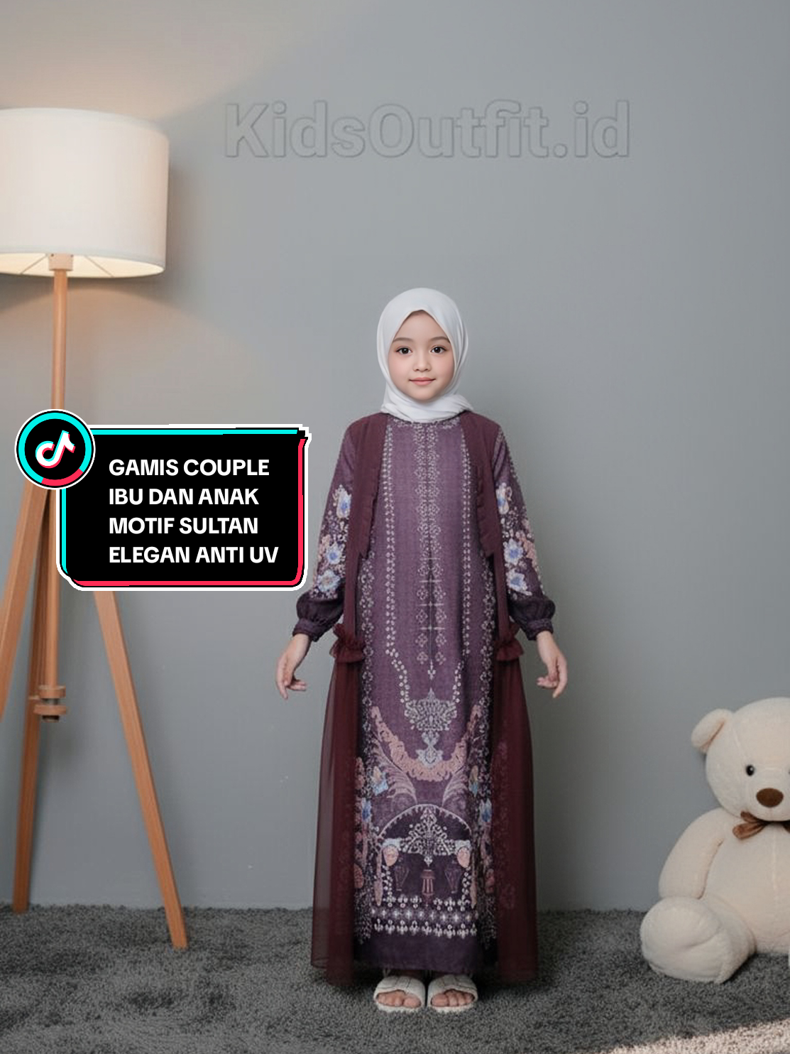 Gamis Couple Ibu dan Anak Keyra Series – Motif Sultan Elegan, Bahan Premium Anti UV Bunda dan si kecil pengen tampil kompak dan elegan pas Lebaran nanti? 🌸 Coba deh Keyra Dress Series by Nayara Fashion ini — lagi banyak banget dicari!  ✨ Bahan Sabrina Anti UV, adem dan gak bikin gerah meski dipakai seharian. 🌷 Mix Ceruty & Tille Polos yang jatuhnya lembut dan terlihat mewah. 👩‍👧 Desain Couple Ibu Anak Motif Sultan, bikin tampil serasi dan stylish. 🎨 Pilihan warna elegan: Burgundy, Mahogany, Navy, Emerald, Broken White. Dress ini cocok banget buat acara keluarga, pengajian, sampai Lebaran 2026 nanti. 💸 Harga mulai Rp109 ribuan aja! Tapi look-nya mewah banget loh, Bun 😍 Buruan sebelum kehabisan ukuran, karena ini produk best seller Nayara Fashion! 🔥 #gamisanak #gamiscoupleibuanak #dressanak #rekomendasi #fashionanak 