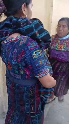 #antiguaguatemala #viraltiktok #fetivaldeflores #meme#parati 