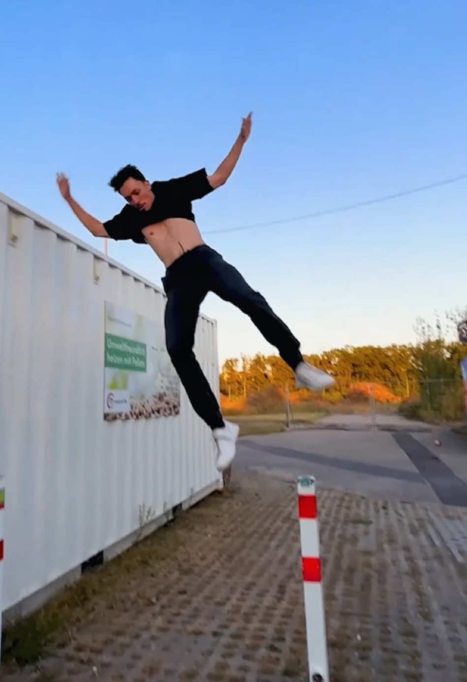 Parkour failed.Do not imitate#parkour #danger #funny #funnyvideos #usa🇺🇸 
