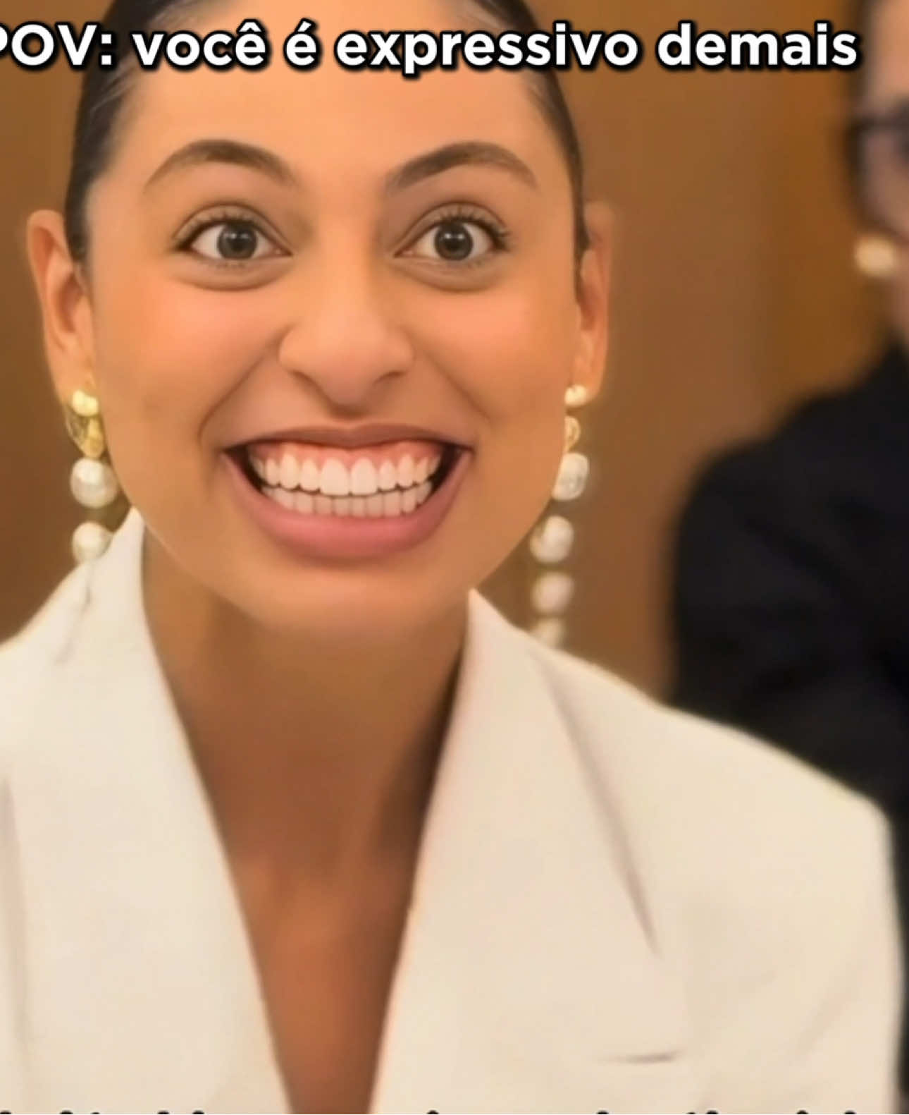A boca até controlo, mas a expressão.. kkk || #lorelayfox #anitta #humor #perolasbrasileiras 