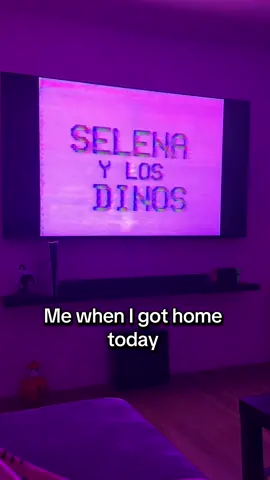 The opening gave me instant chills 🥹💜 #latinacreator #latinacontentcreator #selena #selenanetflix #mexicantok 