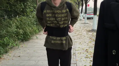 初见他漫步溪桥下～ #西装 #变装 #相思遥