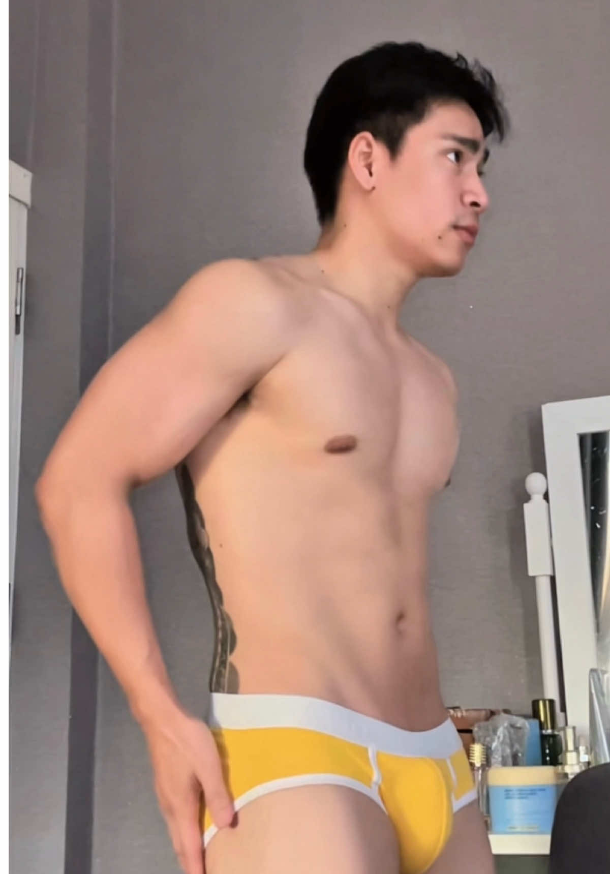 วันอังคารสีเหลือง 😂 Rosso pop flex 💛 #มดคนอวดผัว #มดไม่ไปแล้วบาร์โฮส #rosso 