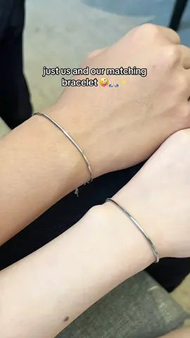pelakor minggir dlu ya 🤪✨ #gelangcouple #matchingbracelets #couplebracelet 