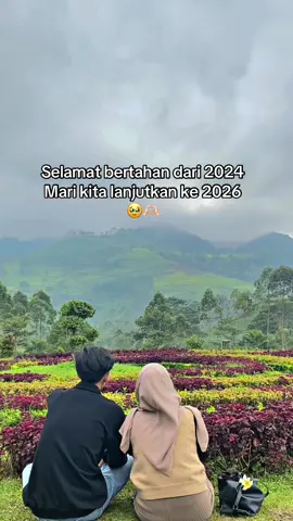 Ga sengaja liat ke belakang,ternyata kita udh sejauh ini ya? Ntah brp banyak badai dan ribuan kata maaf untuk memperbaiki satu sma lain agar ttp bersama,terimakasih karna kita sdah bertahan @EM 🤍 #trend#kaligua#fyp#sayangku