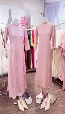 Tổng hợp các mẫ áo dài hồng baby đa dạng các mẫu mã cho các nàng lựa chọn🛍️💗 Mẫu nào cũng xiggg iu hết ạ. Mời các nàng ghé shop ring các ẻm nó nha👉🏻👈🏻#chothueaodai #feedbackkhachhang #aodaicachtan #ĐanPhuong 