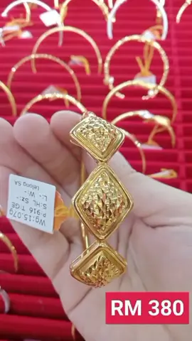 Assalamualaikum sis 💛 Kami ada emas lelong 916 tulen ori 😍 Harga jauh lebih murah dari pasaran 💥 Stok terhad, cepat grab sebelum habis ya 😘 📲 WhatsApp +601125355484 terus untuk tengok koleksi 💫