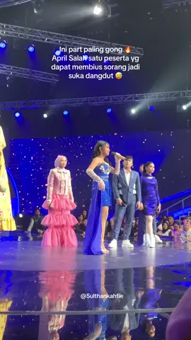 Nah ini yg bikin jirayut mlongo spechless kagum sama suara menggelegar Dede April . Bukan hanya jurayut sih tapi semua penonton kayanya terbius mlongo ya gak gess..  #april #da7 #dangdutacademy7  #aprilcirebon  #kda 