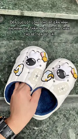 Sục Giày Lót Lông Phi Hành Gia đáng yêu cho bé trai bé gái #thinhhanh #tiemnhamon #giaychobe #succhobe #giaydepxinh 