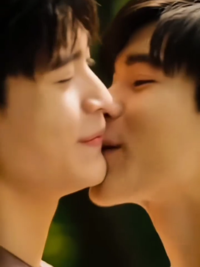 like a beautiful dream, when I'm with you the world feels so bright because you're always there to accompany me🥹🫠🥰✨ #geminifourth #gemini_nt #fourthnattawat #fyp 