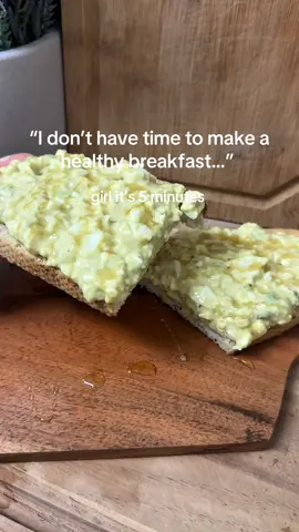 My current obsession: a creamy, high-protein egg salad that tastes way better than it should and takes only 5 minutes to prepare 😭💚 Avocado, cottage cheese, Greek yogurt… it’s giving healthy girl lunch/breakfast but also comfort food. Save this for your next quick meal because WOW. *Ingredients:  -2 hard boiled eggs  -1/4 cup low fat cottage cheese  -1/2 avocado  -1 tbsp Dijon mustard  -2 tbsp non-fat Greek yogurt  -1 tbsp honey -salt and pepper  *Macros:  - 400kcal, 25g protein, 23g fat, 27g carbs   #breakfastideas #gutfriendly #highproteinmeals #EasyRecipe #fastrecipe 