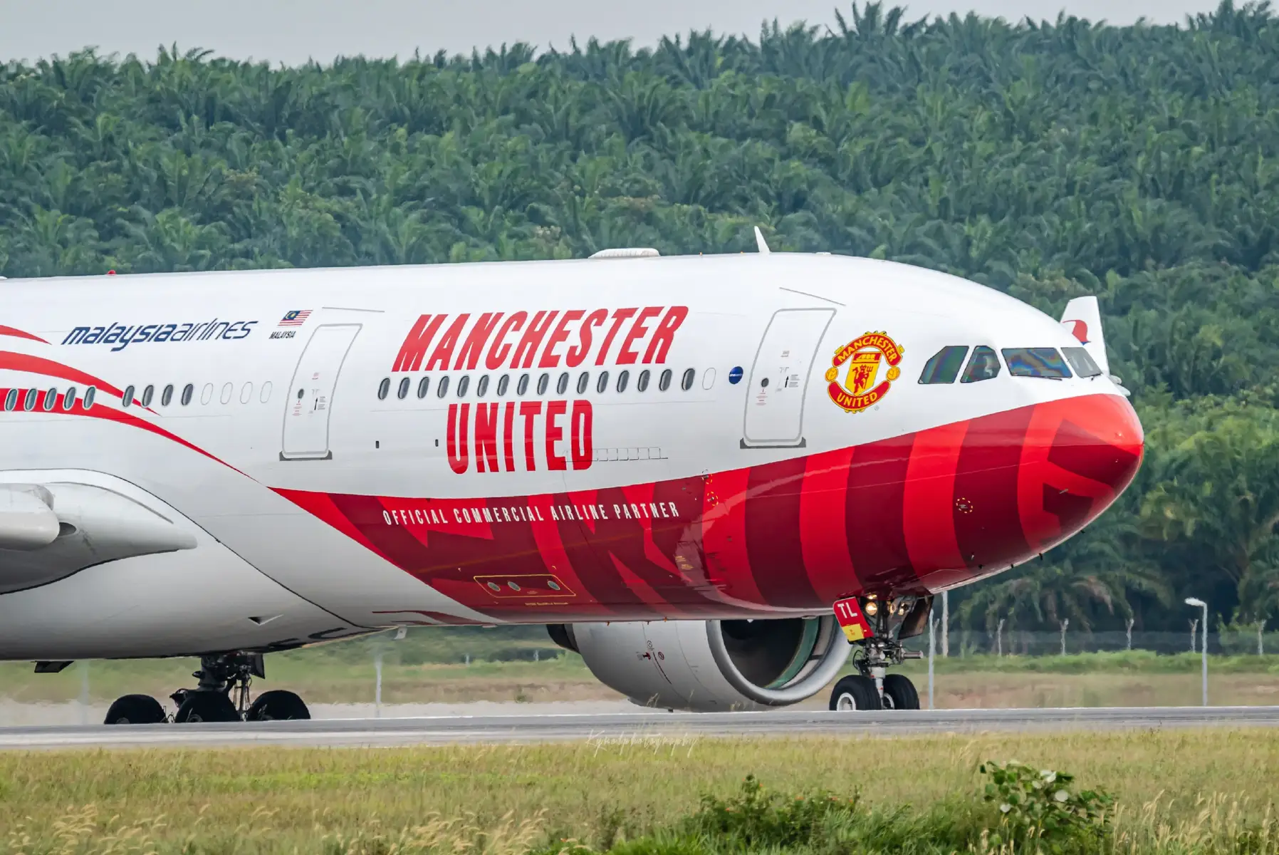 Assalamualaikum & Salam Sejahtera  - Airbus A330-323 - Malaysia Airlines (Manchester United Football Club Livery) - 9M-MTL #kyrolphotography #mas #fyppppppppppppppppppppppp 
