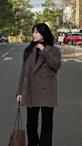 Cung đường đẹp nhất vào tháng 11, cứ ngỡ ở Hàn 🤷‍♀️🍂 #thoitrangnu #outfits #aokhoacda #énđây 