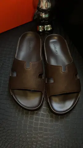 Dép đẹp mà tiktok ngáoo giá nè mấy anh #depnamdep #xuhuongtiktok #thoitrangnam #xuhuong #sansale 