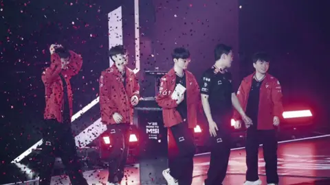 Tạm biệt nhé! Đến lúc phải nói lời chia xa rồi, tạm biệt T1 Gumayusi 🫂 Mình vẫn sẽ ở bên cạnh Gumayusi mà, vì vậy hãy tỏa sáng dù ở bất kì nơi nào nhé 🐻 Mãi iuu 💗 #dofgk #hjfgkfighting #t1win #Gumayusi🐻 #leeminhuyng 