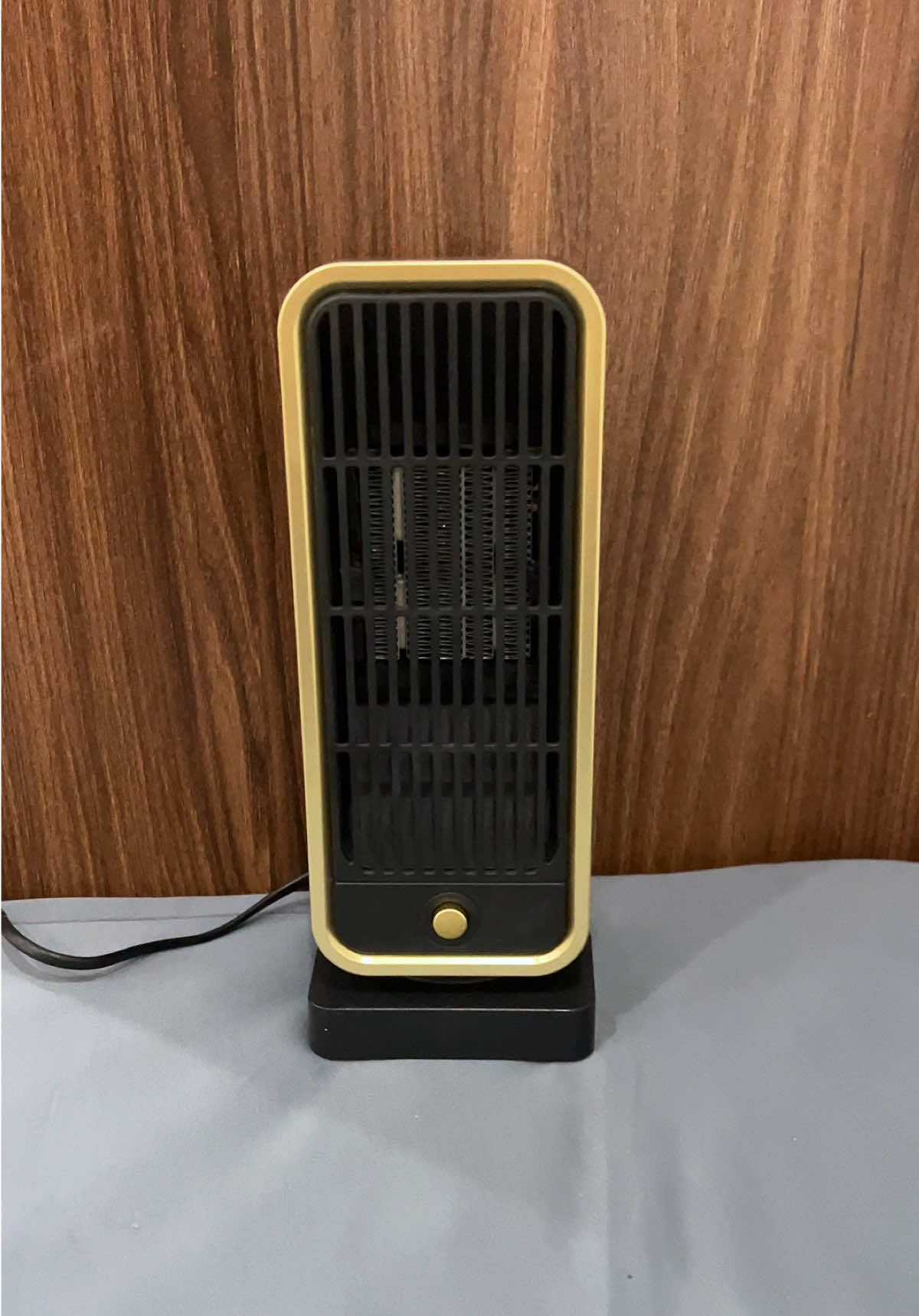 Máy sưởi gốm mini tiện lợi cho mua đông các mom ơi #maysuoimini #maysuoigom #maysuoi #xuhuong #tranghatay96 