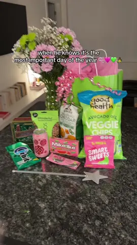 luckiest girl in the world 🥹 wicked: for good was so amazing 🫶🏻✨🪄🩷💚🫧🧙‍♀️ #wicked #wickedforgood #wickedmovie #glindaandelphaba #bfgoals @Wicked: For Good 