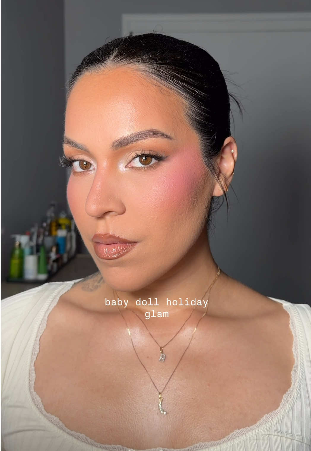 baby doll holiday glam 💗 SKIN  @Glow Recipe watermelon toner @BIOSSANCE eye serum @rhode skin glazing milk / mist @LAWLESS Beauty lip mask @Indeed Labs nano blur @DanessaMyricksBeauty yummy skin tint @Haus Labs foundation 230 / concealer 13 @Natasha Denona concealer @LYS Beauty harmony cream bronzer  lawless gumdrop cream blush @Patrick Ta Beauty just enough blush lawless daisy pink blush @ONE SIZE BEAUTY medium trio bronzer @M.A.C Cosmetics Store studio fix nc15 / nc30 @Huda Beauty cupcake setting powder @Charlotte Tilbury setting spray BROWS @Kosas brow pencil @elfcosmetics brow lift EYES @Makeup By Mario master mattes palette danessa myricks lightwork vi palette @maccosmetics macstack mascara LIPS @MakeUpForEverUSA anywhere caffeine liner @Anastasia Beverly Hills cool brown liner  @Fenty Beauty blaz’d donut lipstick  charlotte tilbury kim k.w lipstick #bayareamakeupartist #bayareamua #sanfranciscomua #sanfranciscomakeupartist #losangelesmakeupartist 