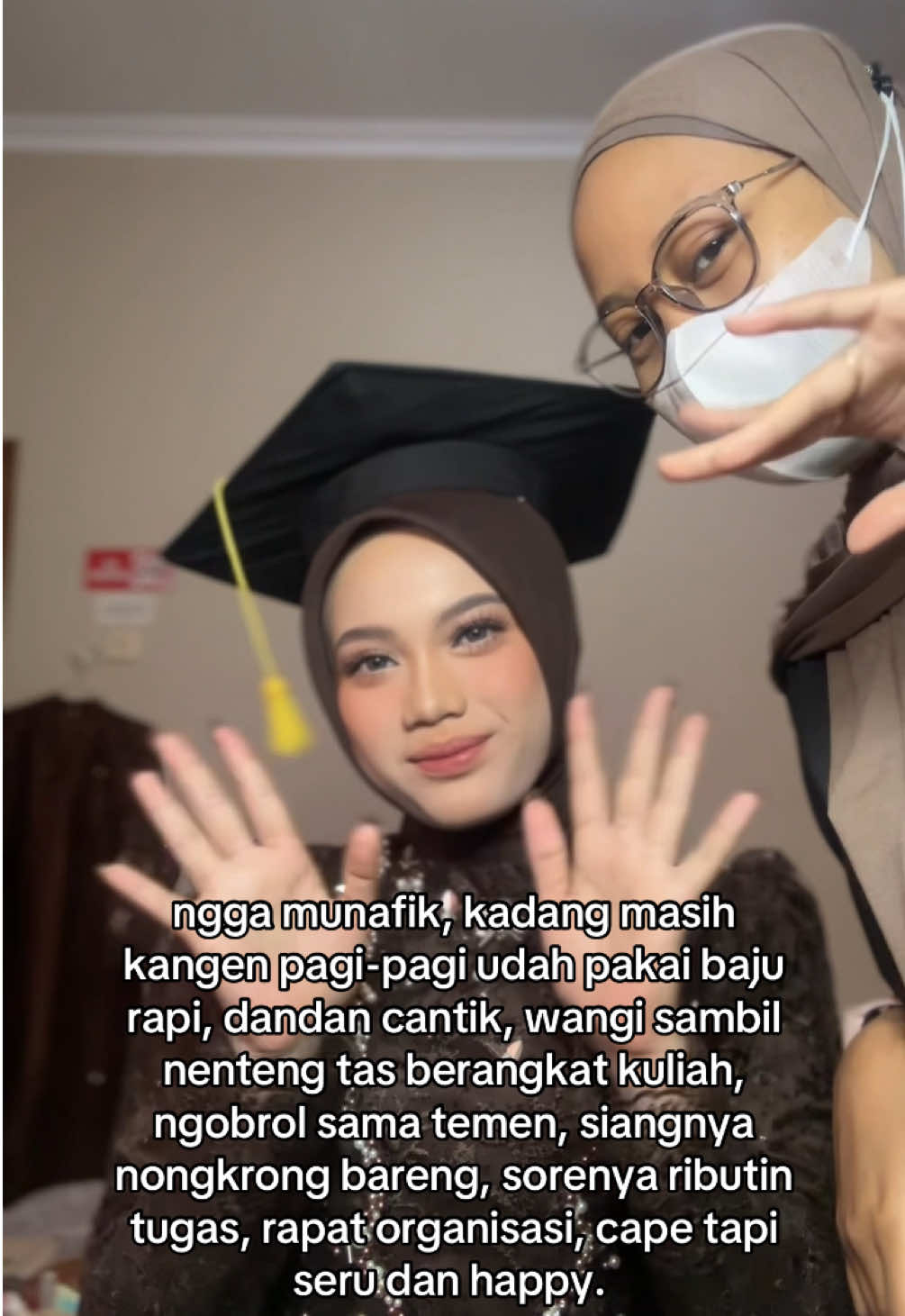 ngga lupa siangnya ribut “makan siang apa ya hari ini” #muajogja #muawisudajogja #muajogjarecomended #makeupjogja #fyp 