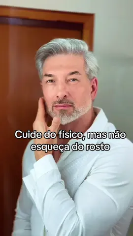 Vamos cuidar do físico, mas sem esquecer do cuidado com o rosto. E quando falo sobre cuidado, o protetor solar está ligado diretamente nesse fator. Então já sabe, foque na saúde e no físico, mas perder o foco também no rosto. #autocuidado #fisico #rosto #skincare