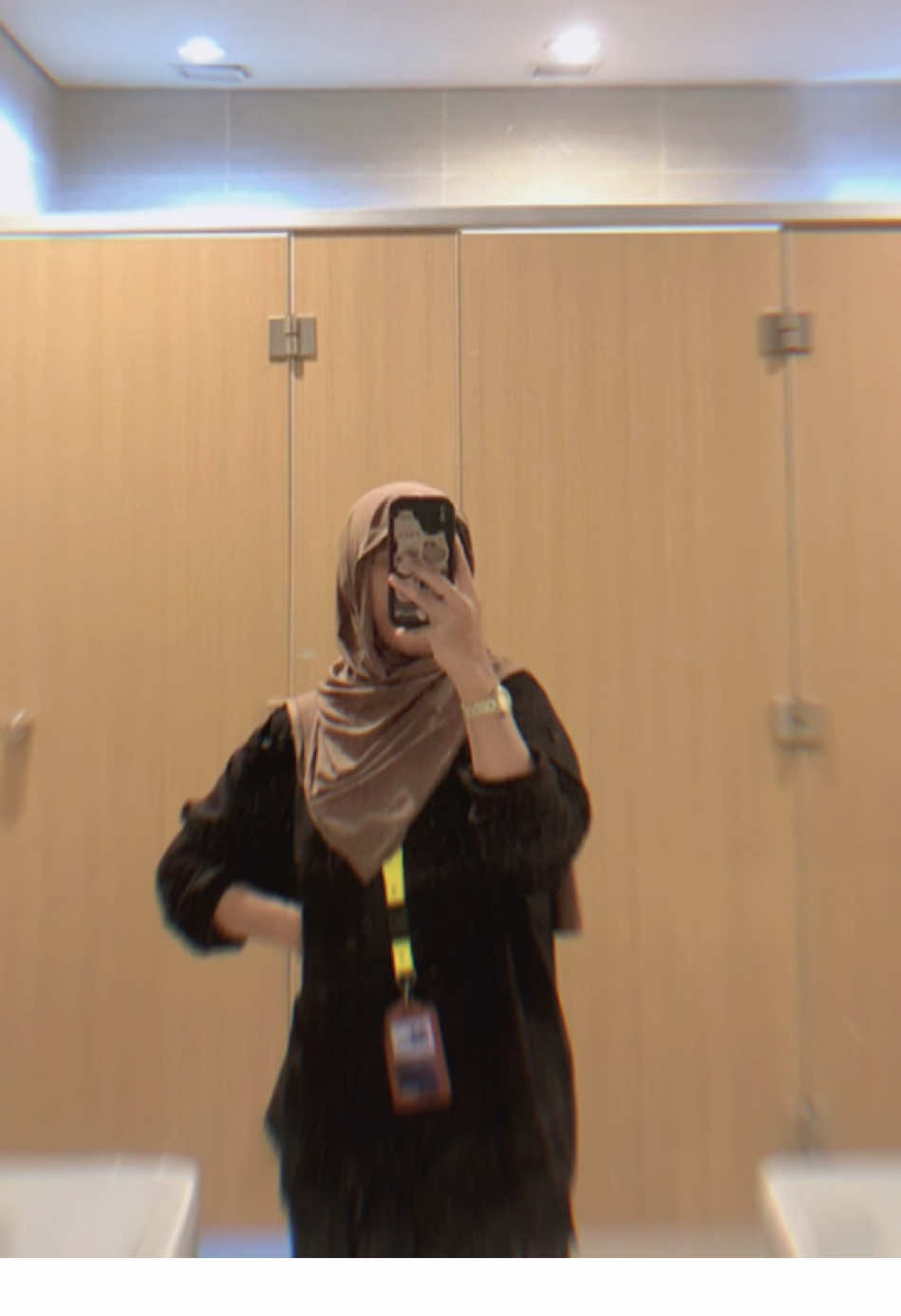 manusia seimut aku ngak pantes banyak masalah, pantesnya banyak duit☺️ #foryoupage 