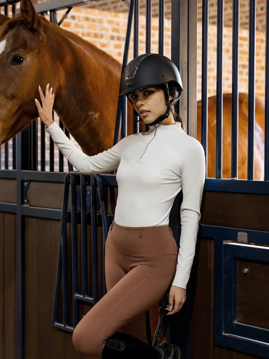 Form meets function — and then decides to look stunning. This riding shirt blends thermal comfort, breathable fabric, and precision shoulder lines for movement that feels almost unfairly smooth. Warning: may cause spontaneous compliments at the barn. #equestrianapparel #ridingshirt #equestrianstyle #ridinggear #equestrianfashion #riderwear #ridingessentials #equinestyle #harrisonhoward #harrisonhowardequestrian