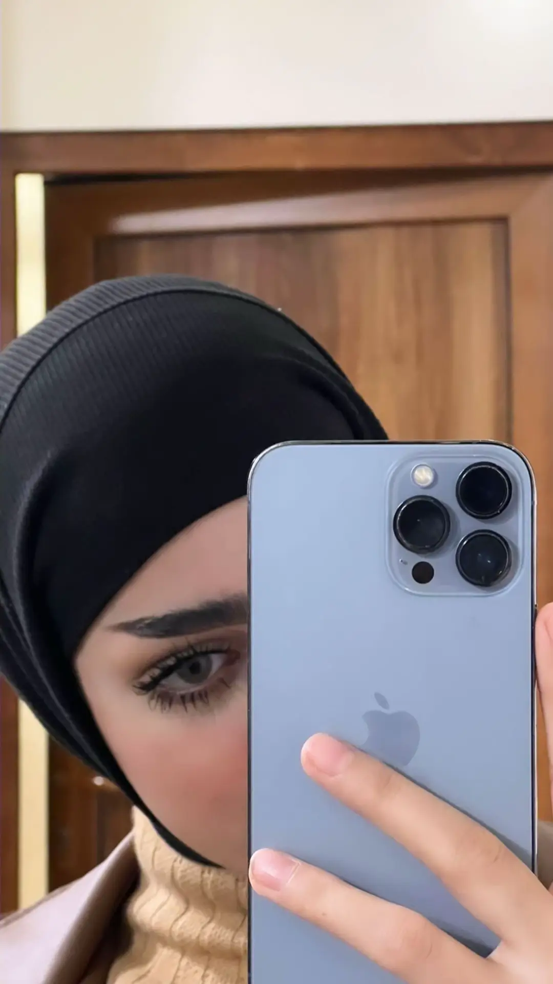 - مو كل الناس قلبها مثل قلبك انتبه  .