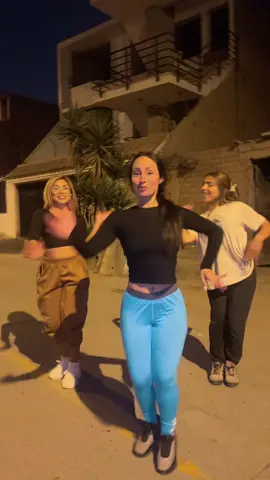 Con unas bebés  ❤️ @Yulemi Camila @ags_bz🍒 #caporales #caporal #parati 