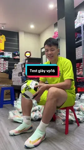 Test thử cảm giác bóng với đôi giày Vp16 elite VN #muataitiktok #longthosport #sportsontiktok #xuhuong #vp16 