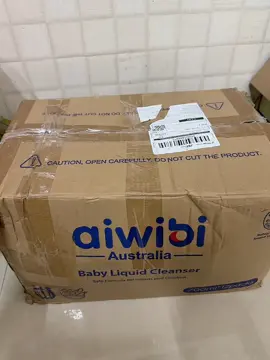 Nhà em dùng từ khi thằng cu sinh đến giờ . Dùng siêu mỏng nhẹ giá đang sale voi cùng hợp lí 