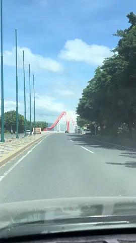 Ngày xưa chỉ một ánh nhìn là đủ giữ tim nhau,Ngày nay gặp ngàn người rồi… lòng vẫn mãi hư hao..🥰☘️🍀#tamtrang_camxuc #canhdepthiennhien #thinhhanh2025 